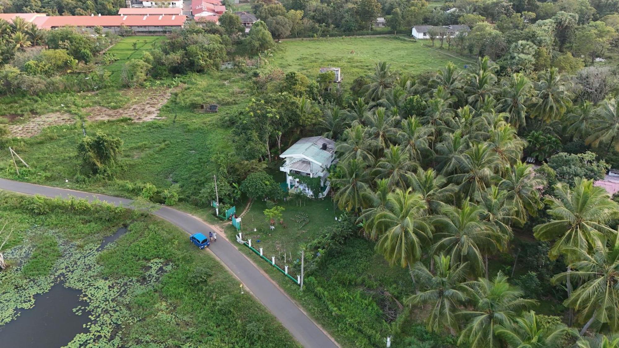 Lake Edge Dambulla Exterior photo