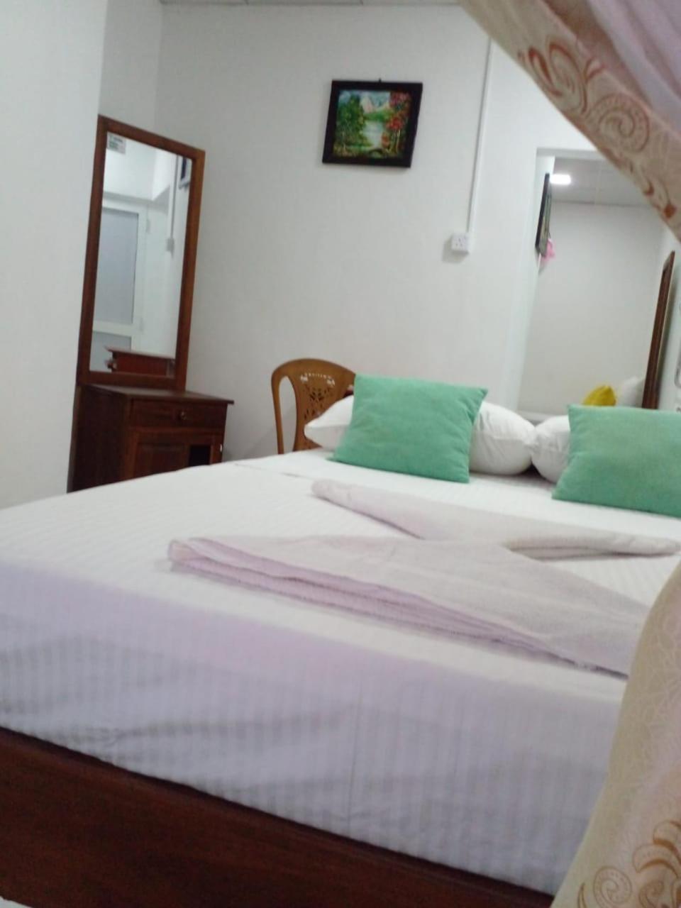 Lake Edge Dambulla Exterior photo